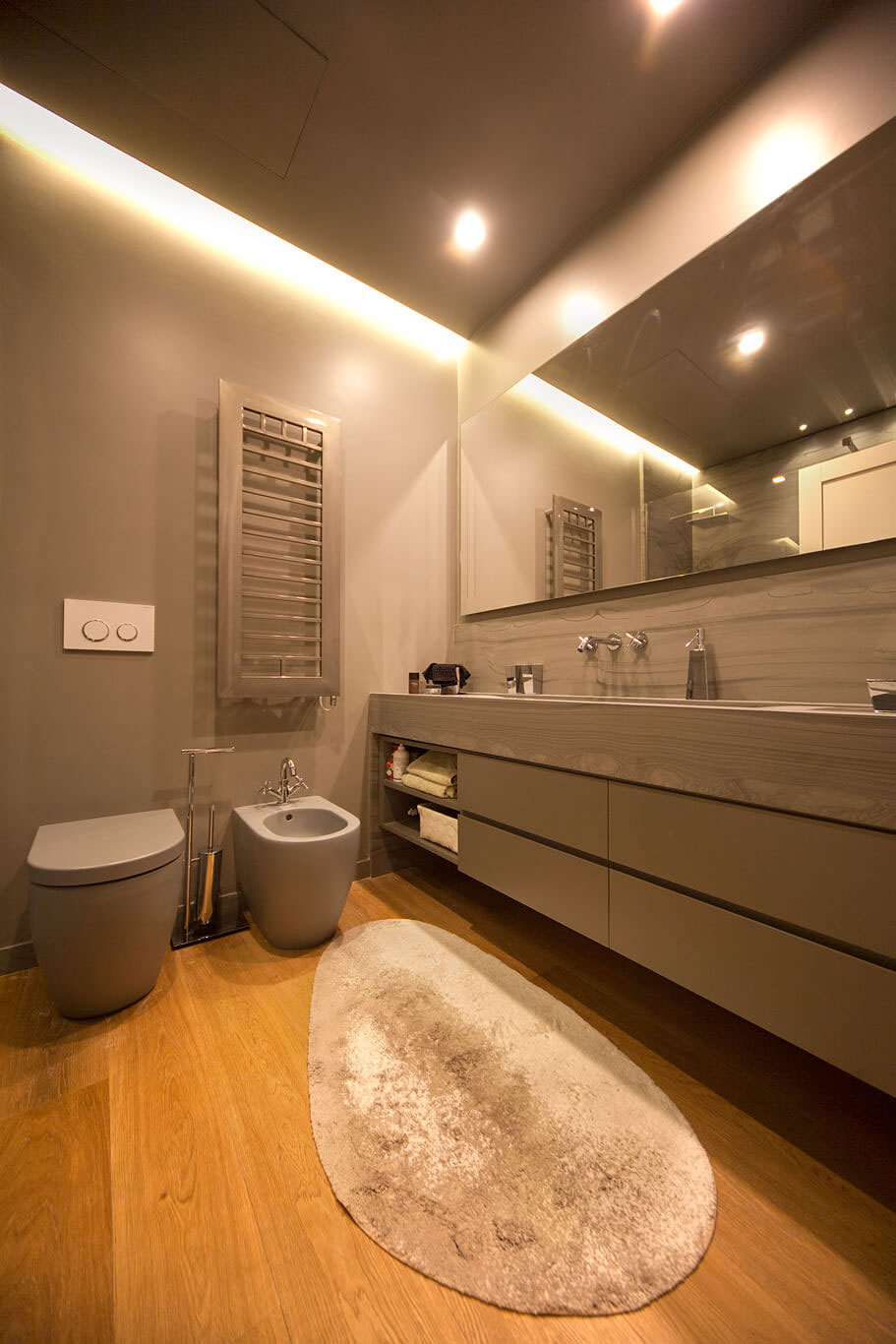 A Fun and Stylish House with a Simple and Elegant Interior in Milan, Italy by Massimo Donizelli (13)