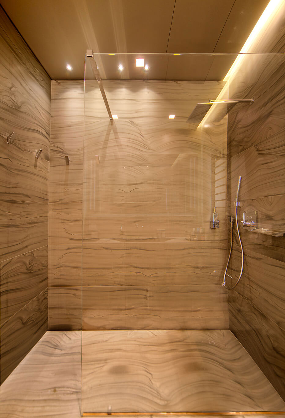 A Fun and Stylish House with a Simple and Elegant Interior in Milan, Italy by Massimo Donizelli (15)