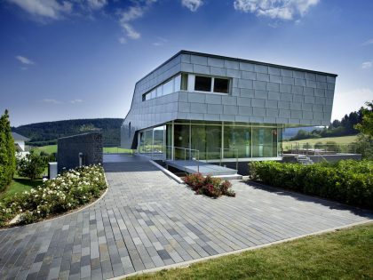 A Stunning High-Tech Modern House Consists of Two Different Volumes in Germany by Eppler + Bühler (6)
