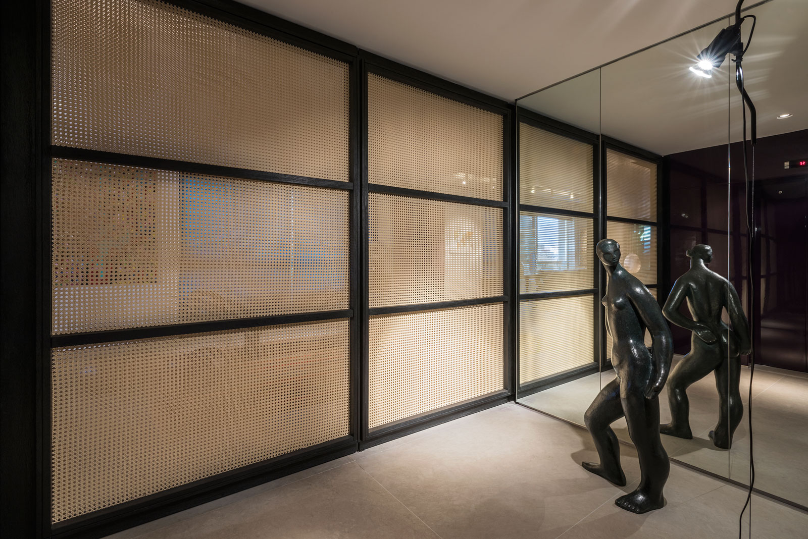 A Hip and Colorful Apartment for an Art Collector in Belo Horizonte, Brazil by 2arquitetos (10)