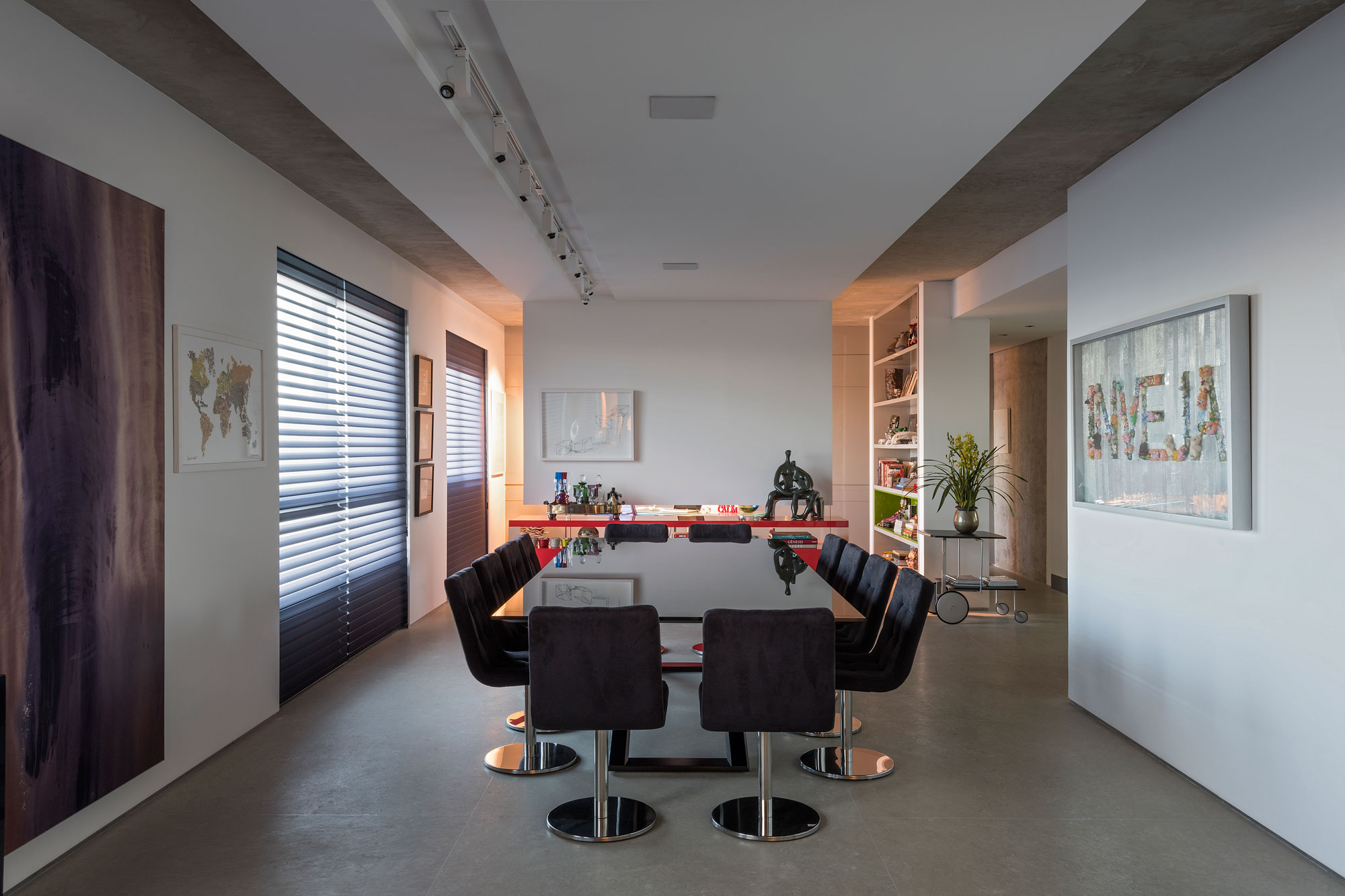 A Hip and Colorful Apartment for an Art Collector in Belo Horizonte, Brazil by 2arquitetos (17)