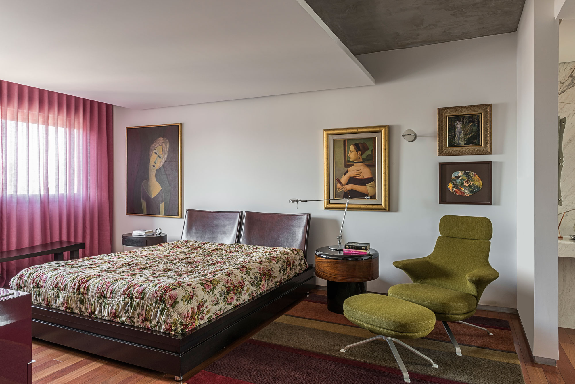 A Hip and Colorful Apartment for an Art Collector in Belo Horizonte, Brazil by 2arquitetos (21)