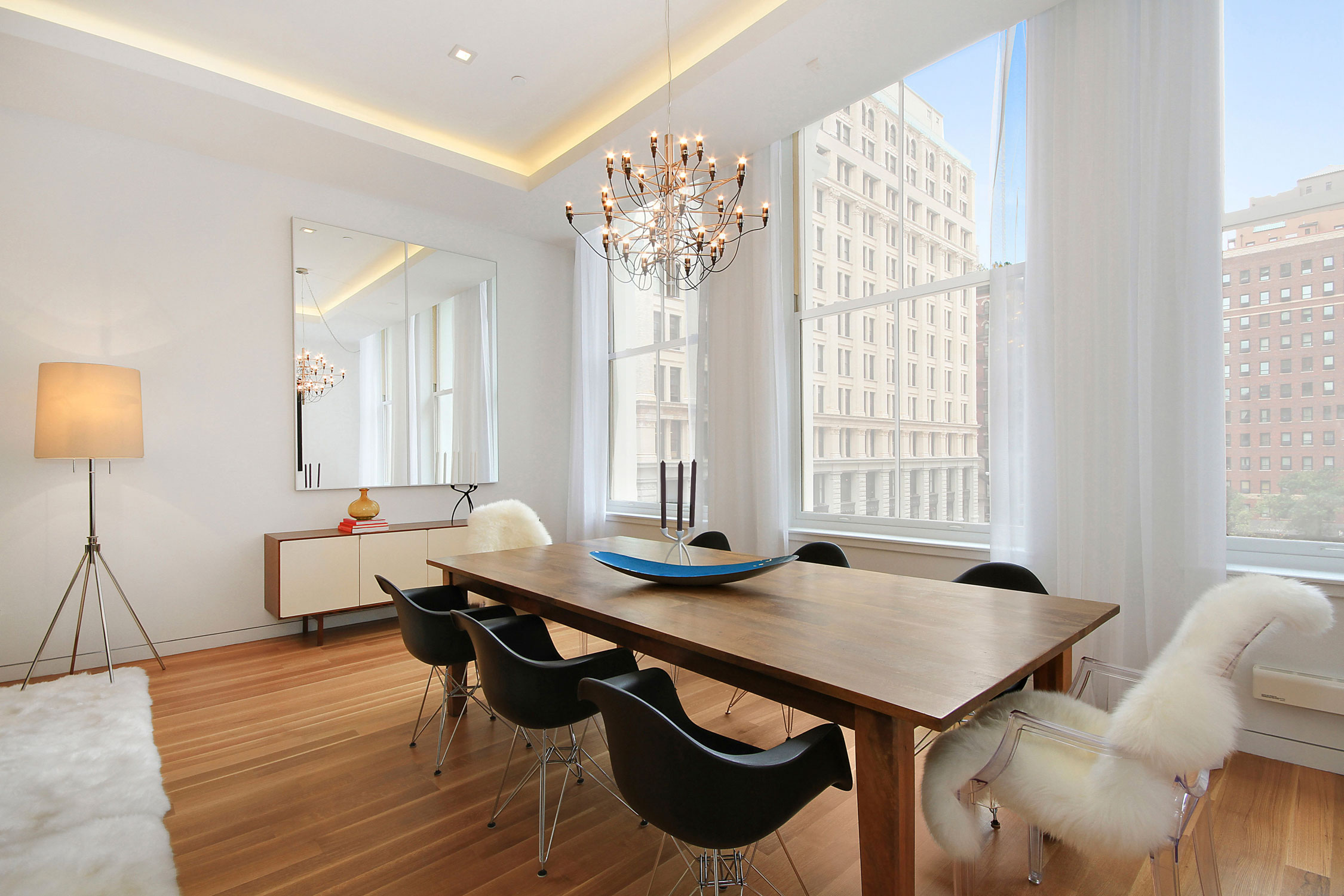A Lavish Contemporary Apartment Full of Captivating Elegance in New York City by Escobar Design by Lemay (4)