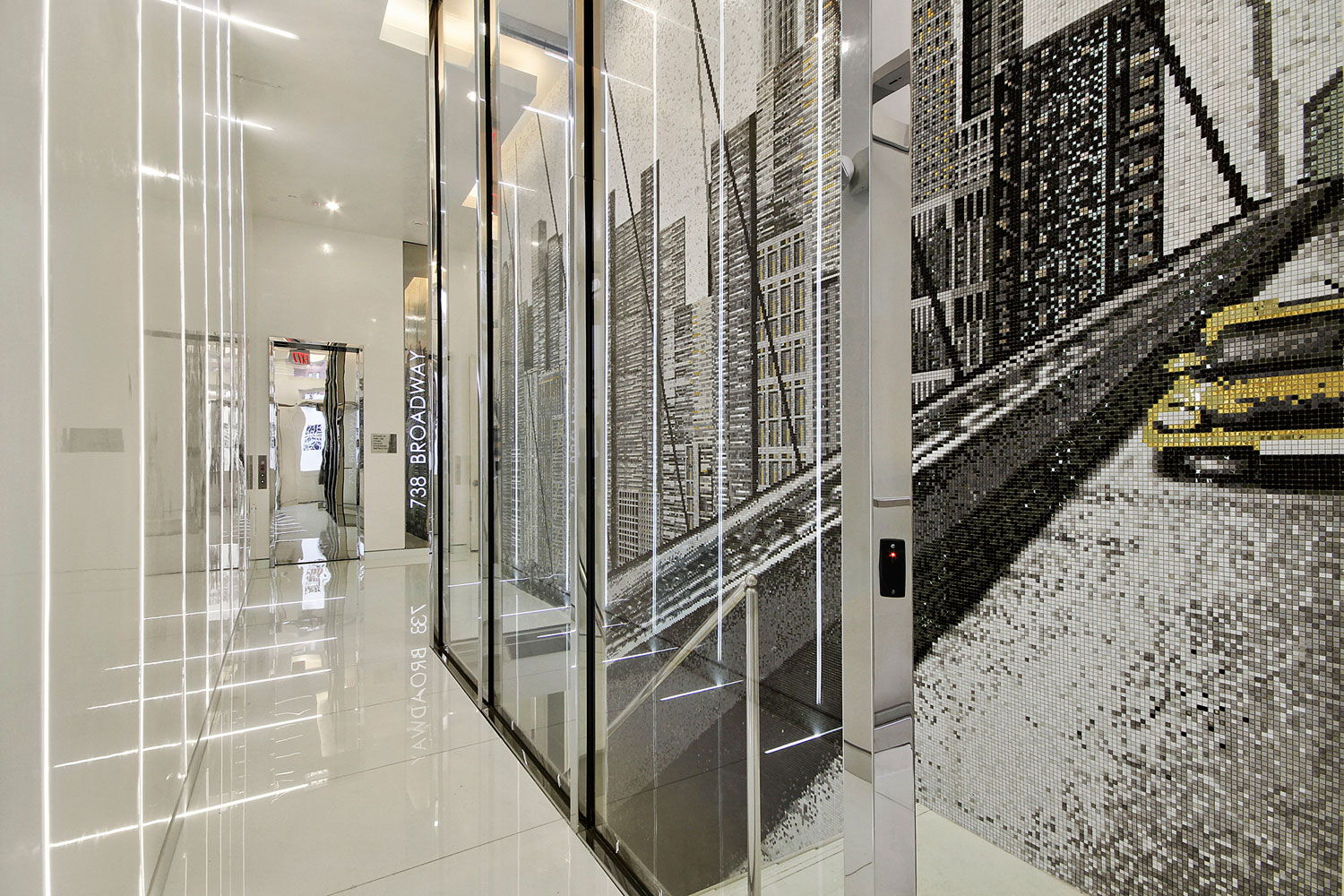 A Lavish Contemporary Apartment Full of Captivating Elegance in New York City by Escobar Design by Lemay (6)