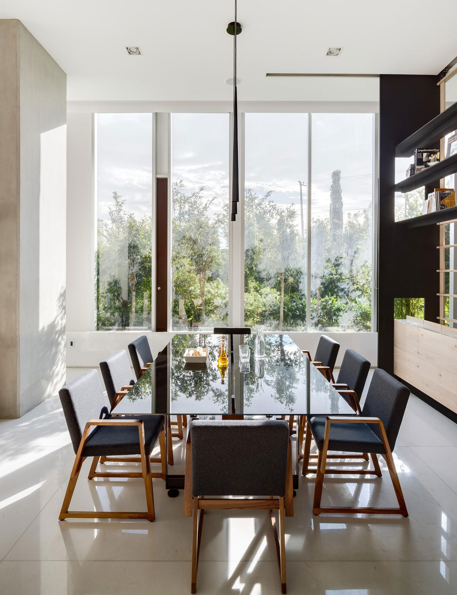 A Light-Filled Contemporary Apartment with Lots of Open and Semi-Open Space in Mexico City by Archetonic (10)