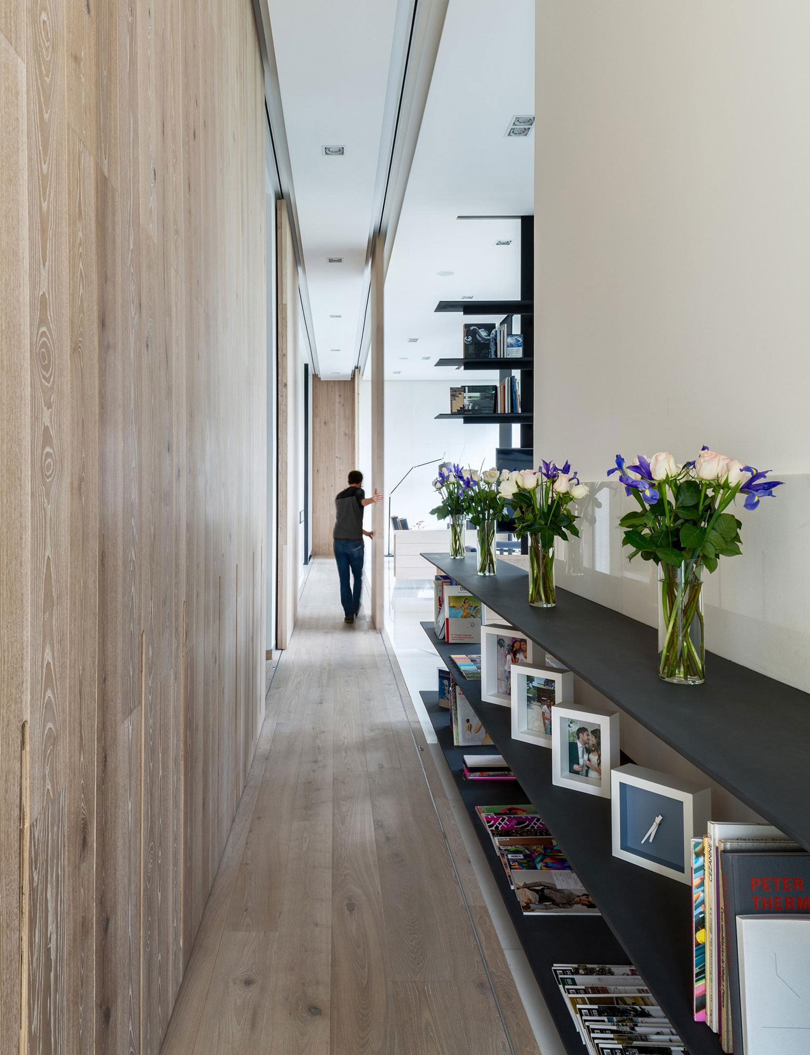 A Light-Filled Contemporary Apartment with Lots of Open and Semi-Open Space in Mexico City by Archetonic (13)