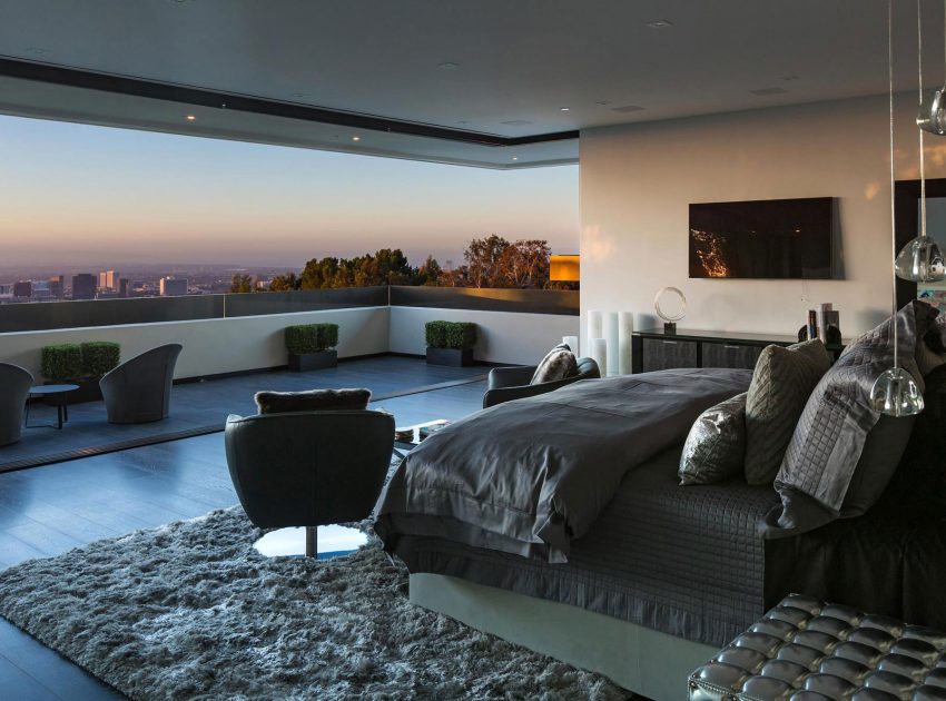 A Luxurious Contemporary Home with Dramatic and Stunning Interiors in Bel Air by McClean Design (19)