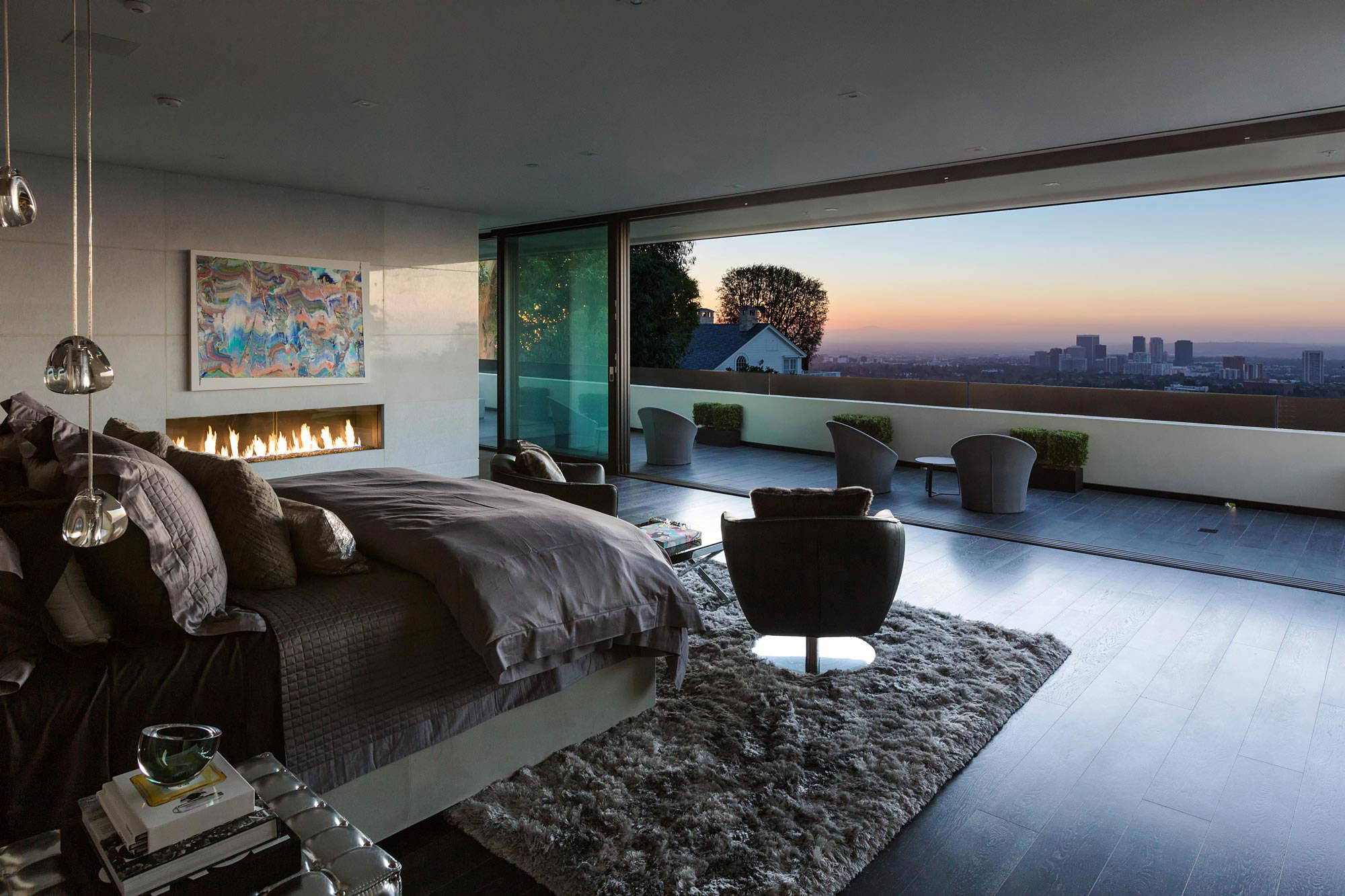A Luxurious Contemporary Home with Dramatic and Stunning Interiors in Bel Air by McClean Design (20)