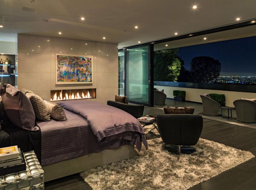 A Luxurious Contemporary Home with Dramatic and Stunning Interiors in Bel Air by McClean Design (21)