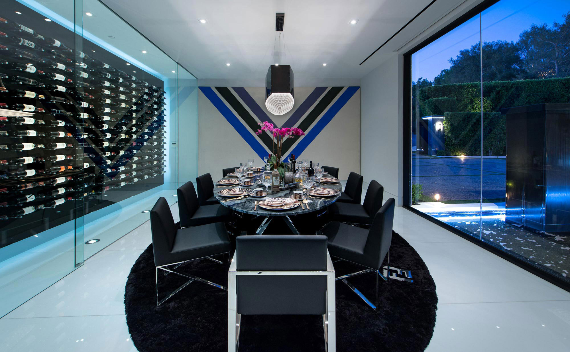 A Luxurious Contemporary Home with Dramatic and Stunning Interiors in Bel Air by McClean Design (26)