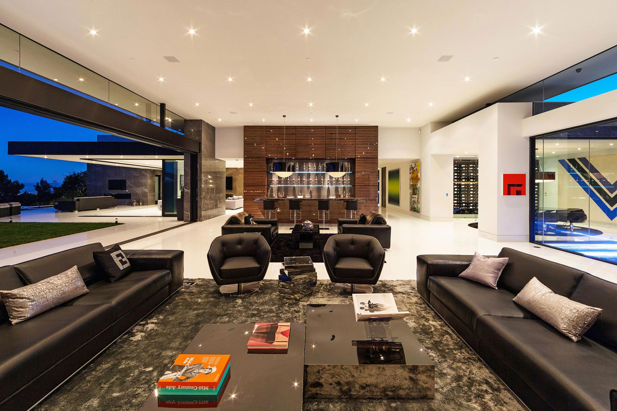 A Luxurious Contemporary Home with Dramatic and Stunning Interiors in Bel Air by McClean Design (35)