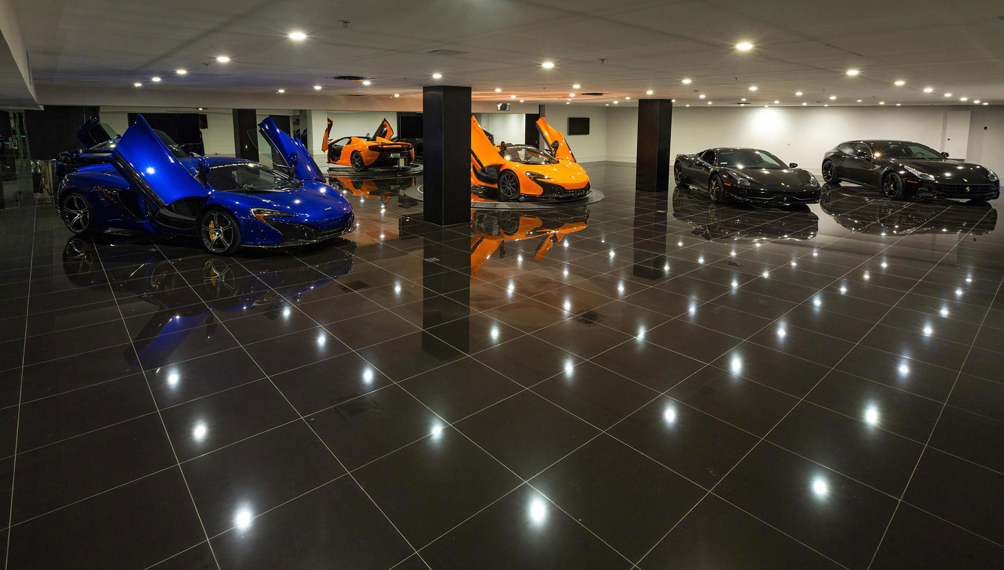 A Luxurious Contemporary Home with Dramatic and Stunning Interiors in Bel Air by McClean Design (39)