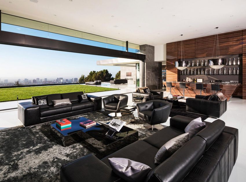 A Luxurious Contemporary Home with Dramatic and Stunning Interiors in Bel Air by McClean Design (4)