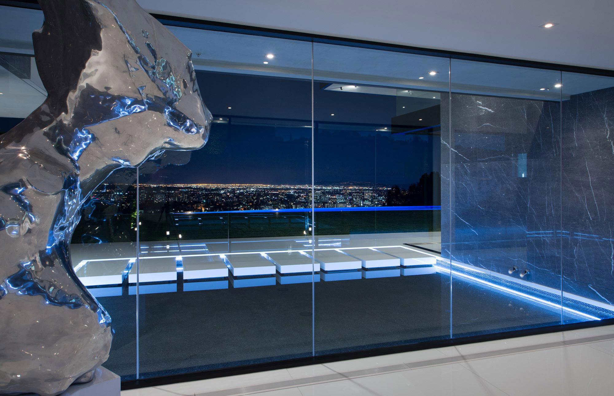 A Luxurious Contemporary Home with Dramatic and Stunning Interiors in Bel Air by McClean Design (43)