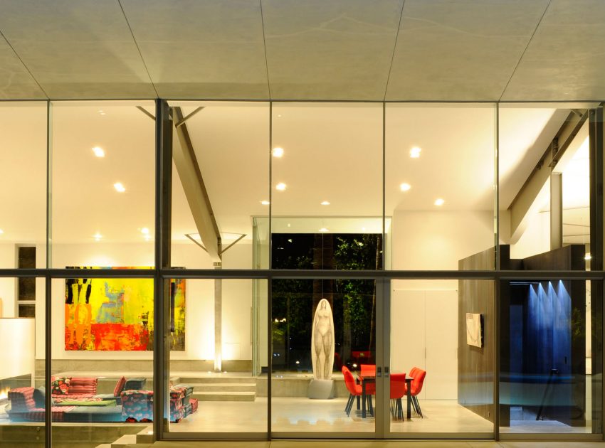A Luxurious and Elegant Modern Home with Beautiful Views in Palm Springs, California by Sander Architects (13)