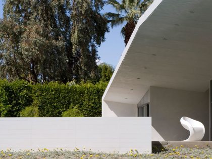 A Luxurious and Elegant Modern Home with Beautiful Views in Palm Springs, California by Sander Architects (2)