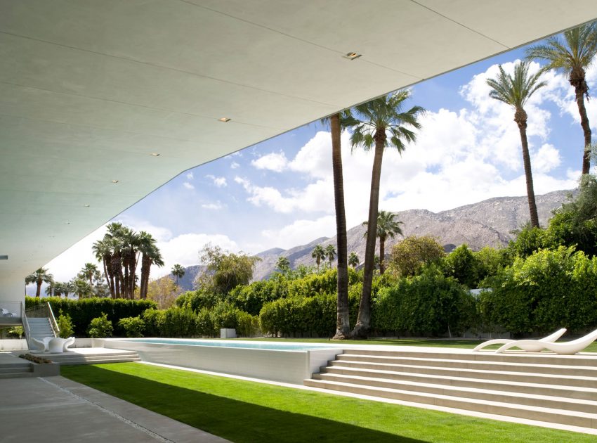 A Luxurious and Elegant Modern Home with Beautiful Views in Palm Springs, California by Sander Architects (3)