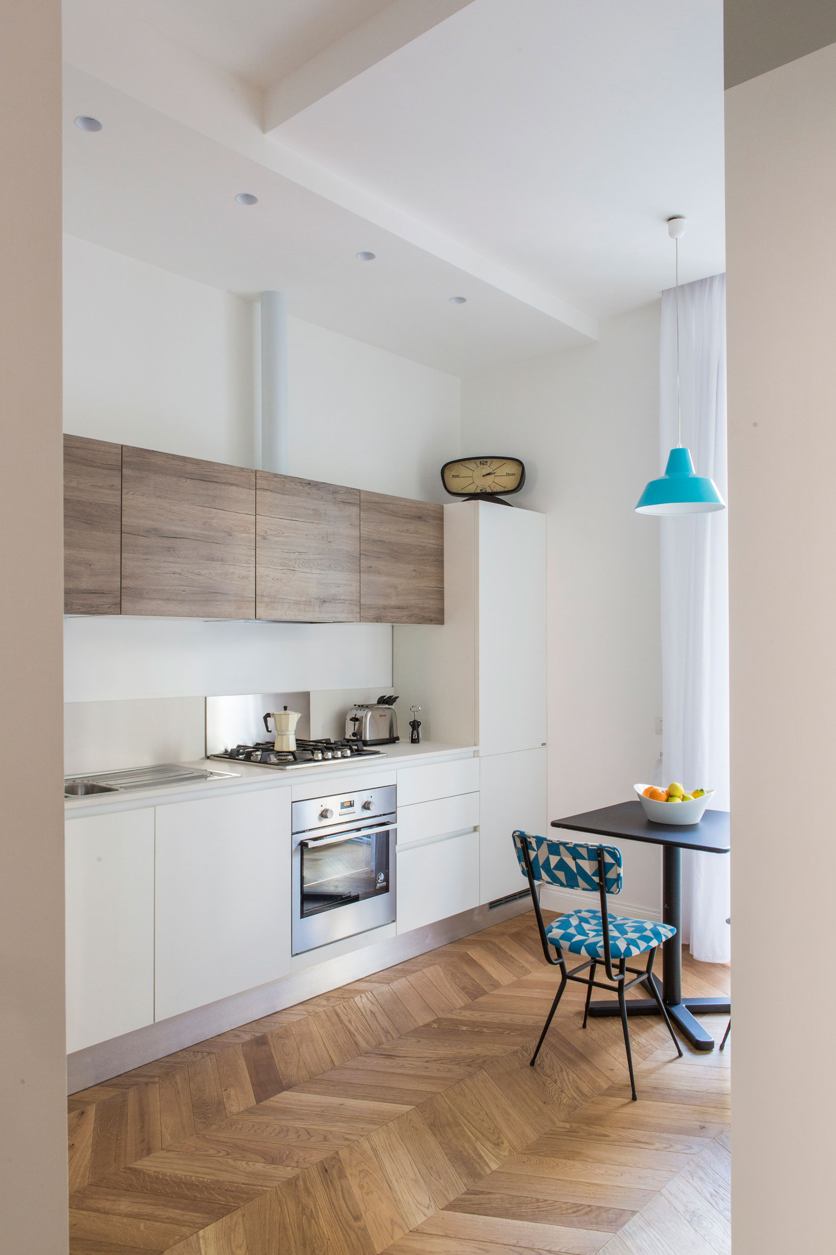 A Minimalist Home Made with Elegance and Shades of White in Rome by Filippo Bombace Architect (1)