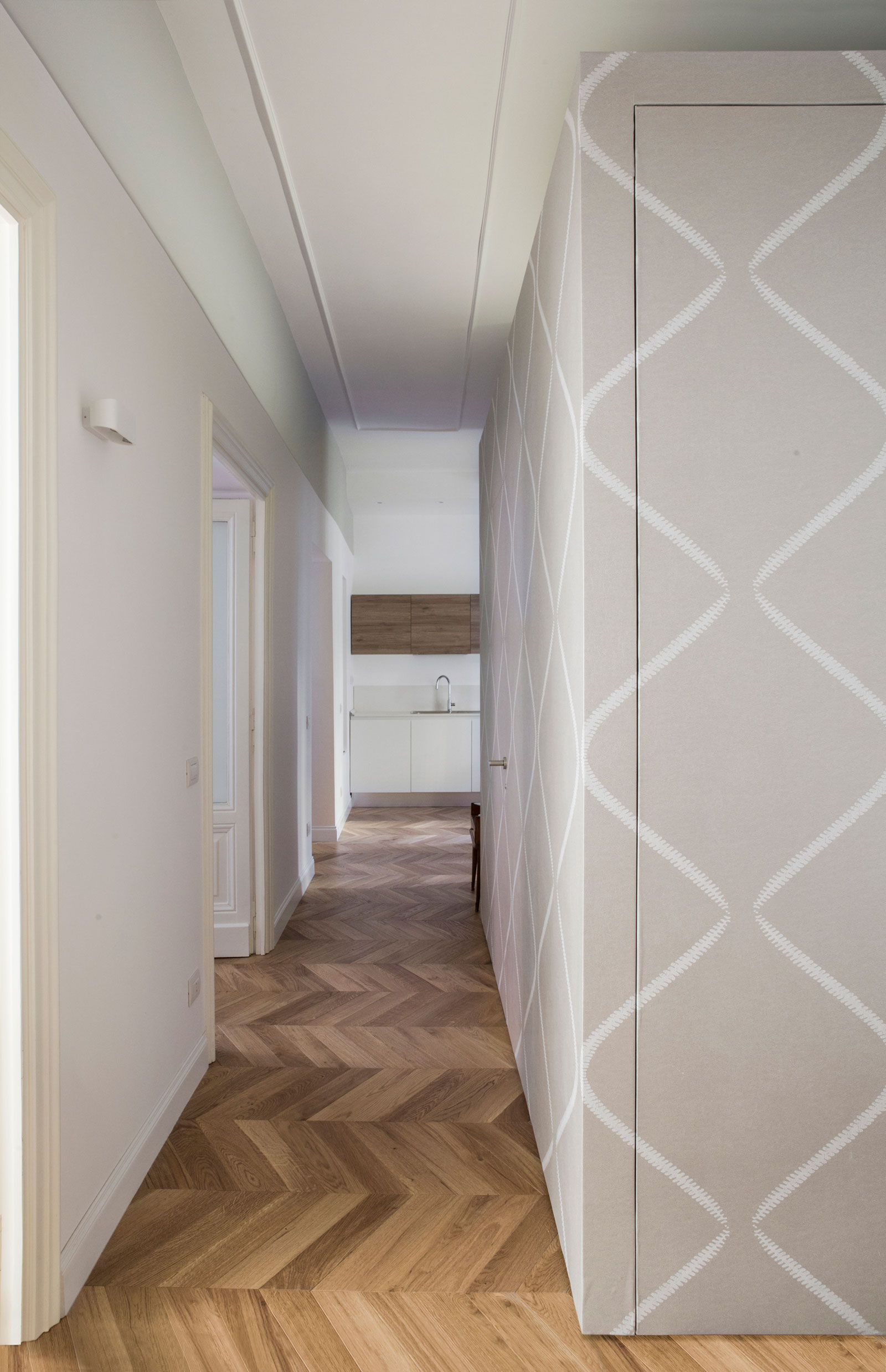 A Minimalist Home Made with Elegance and Shades of White in Rome by Filippo Bombace Architect (4)