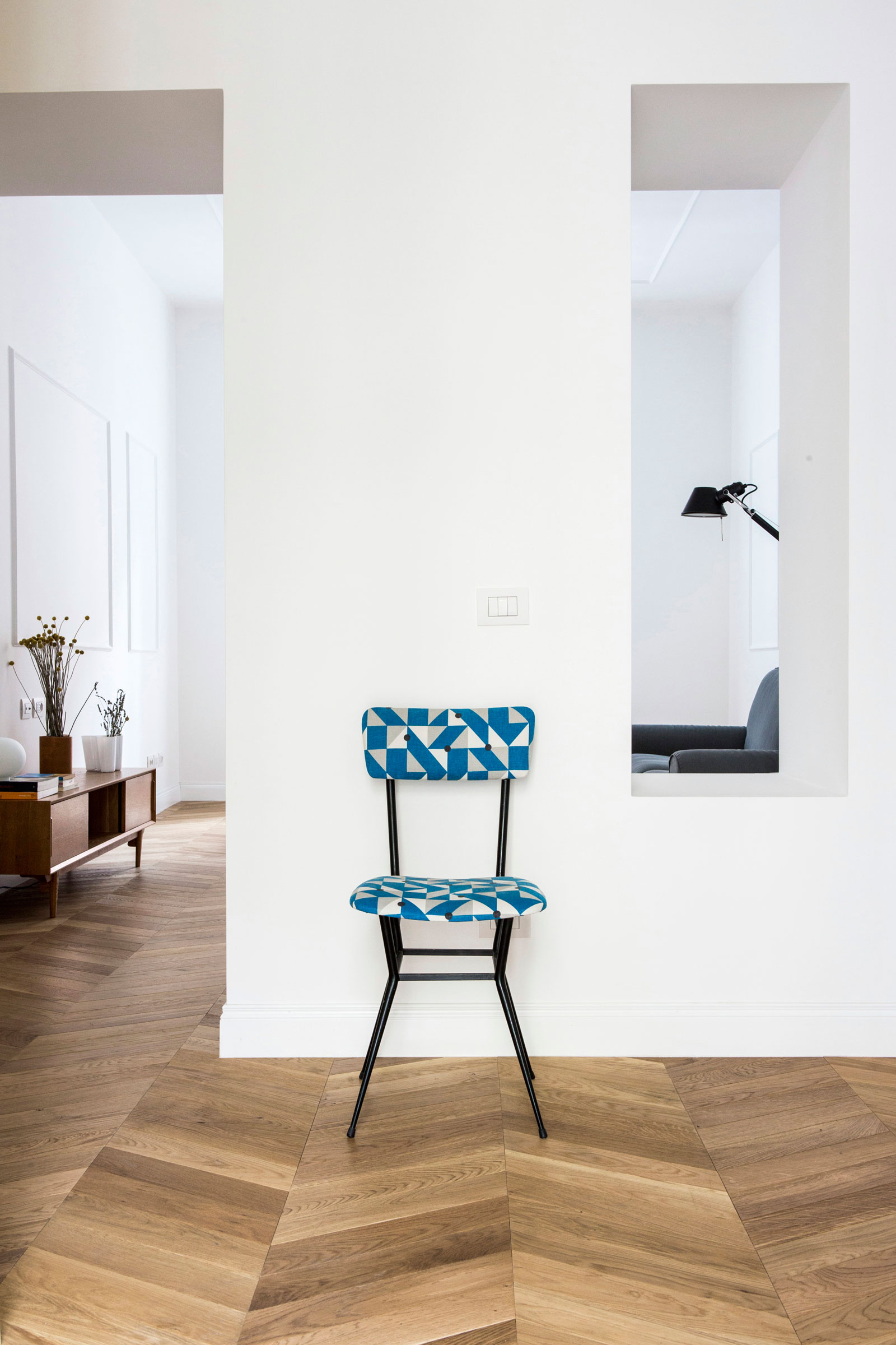 A Minimalist Home Made with Elegance and Shades of White in Rome by Filippo Bombace Architect (7)