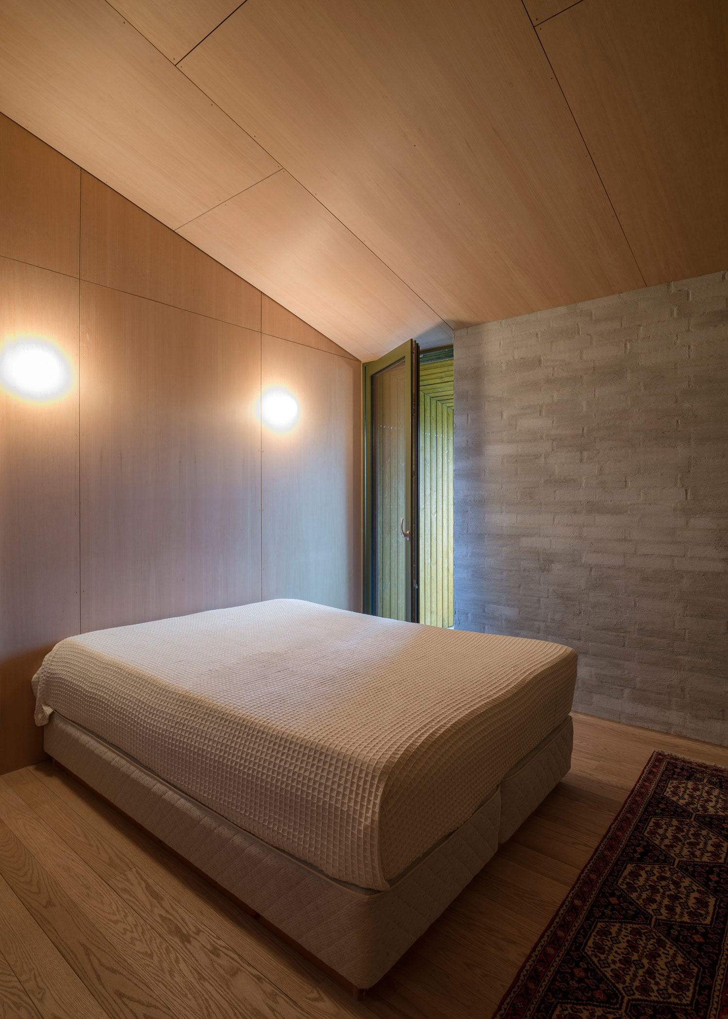 A Modern Home for a Retired Couple Surrounded by the Forests of Grimstad, Norway by Schjelderup Trondahl Architects (13)