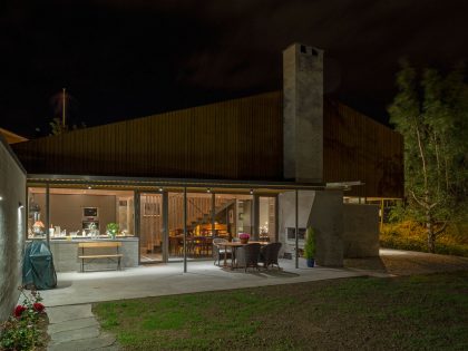 A Modern Home for a Retired Couple Surrounded by the Forests of Grimstad, Norway by Schjelderup Trondahl Architects (15)