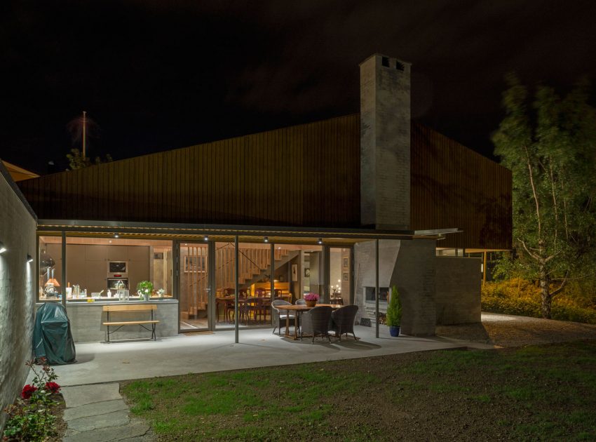 A Modern Home for a Retired Couple Surrounded by the Forests of Grimstad, Norway by Schjelderup Trondahl Architects (15)