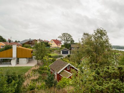 A Modern Home for a Retired Couple Surrounded by the Forests of Grimstad, Norway by Schjelderup Trondahl Architects (3)