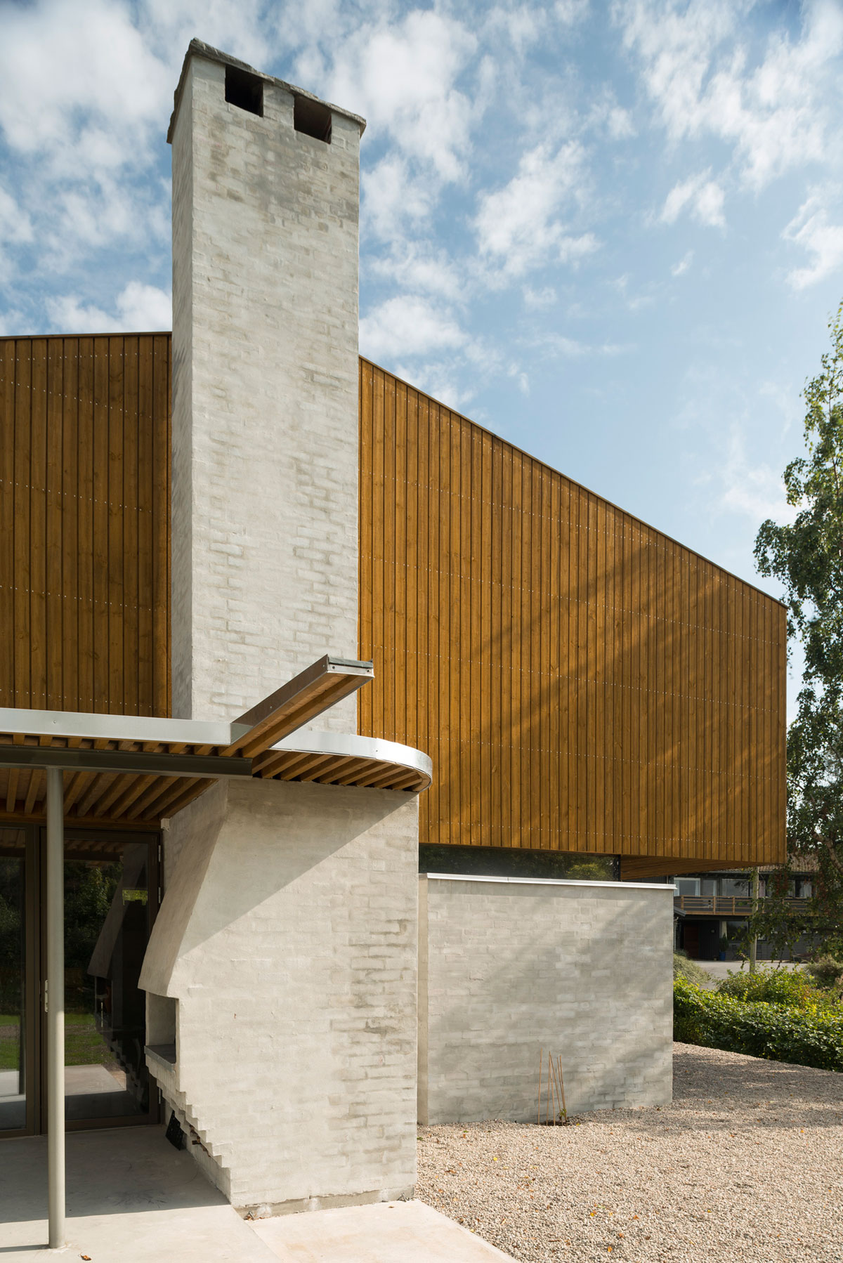 A Modern Home for a Retired Couple Surrounded by the Forests of Grimstad, Norway by Schjelderup Trondahl Architects (7)
