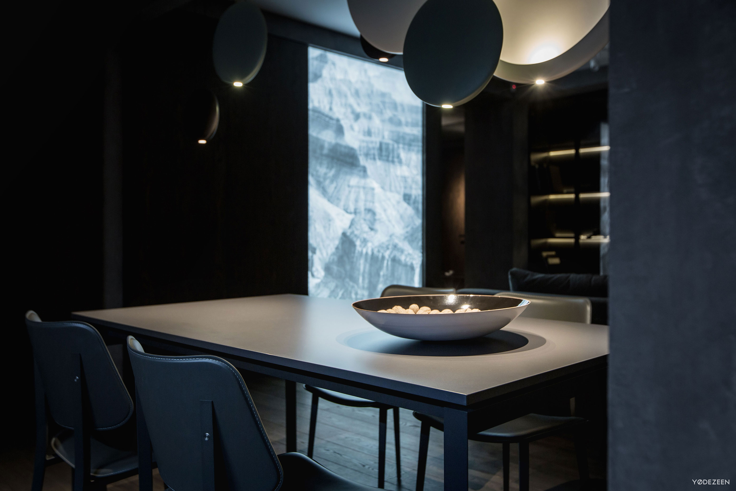 A Modern Home with Sophisticated and Twilight Interiors in Kiev, Ukraine by Yodezeen (20)