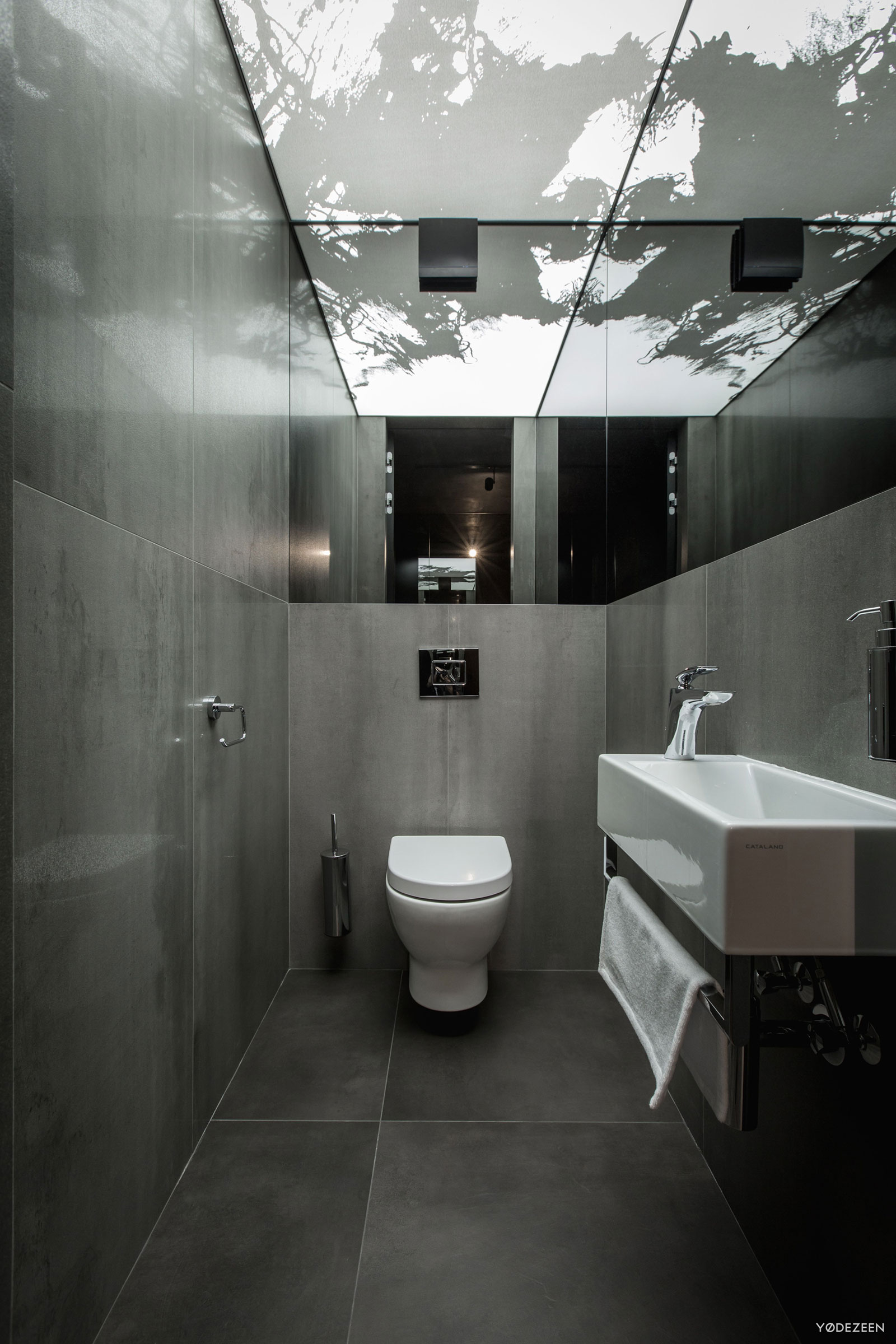 A Modern Home with Sophisticated and Twilight Interiors in Kiev, Ukraine by Yodezeen (33)