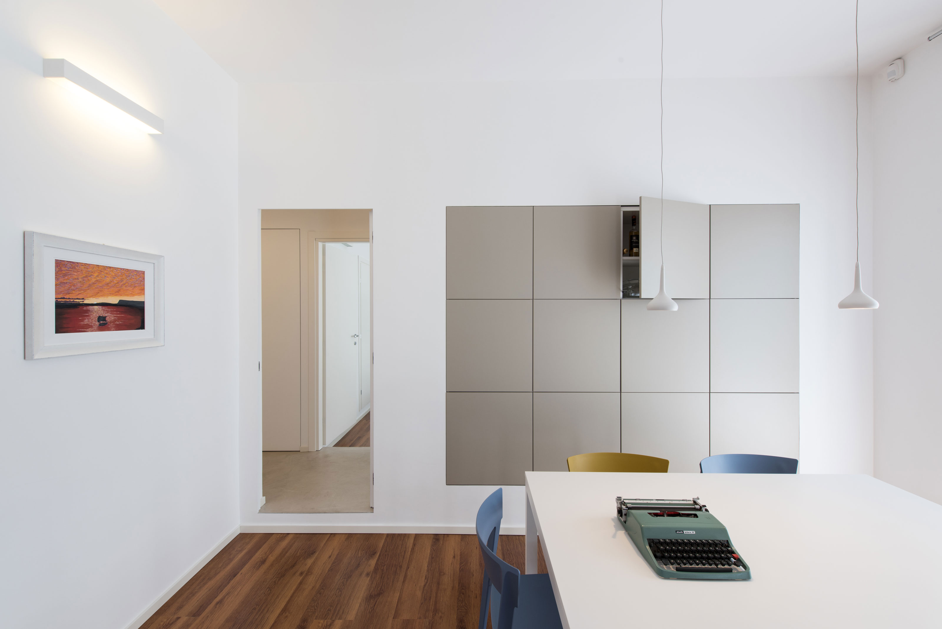A Charming Modern Apartment with an Elegant and Bright Decor in Syracuse, Italy by Alessandro Ferro (12)