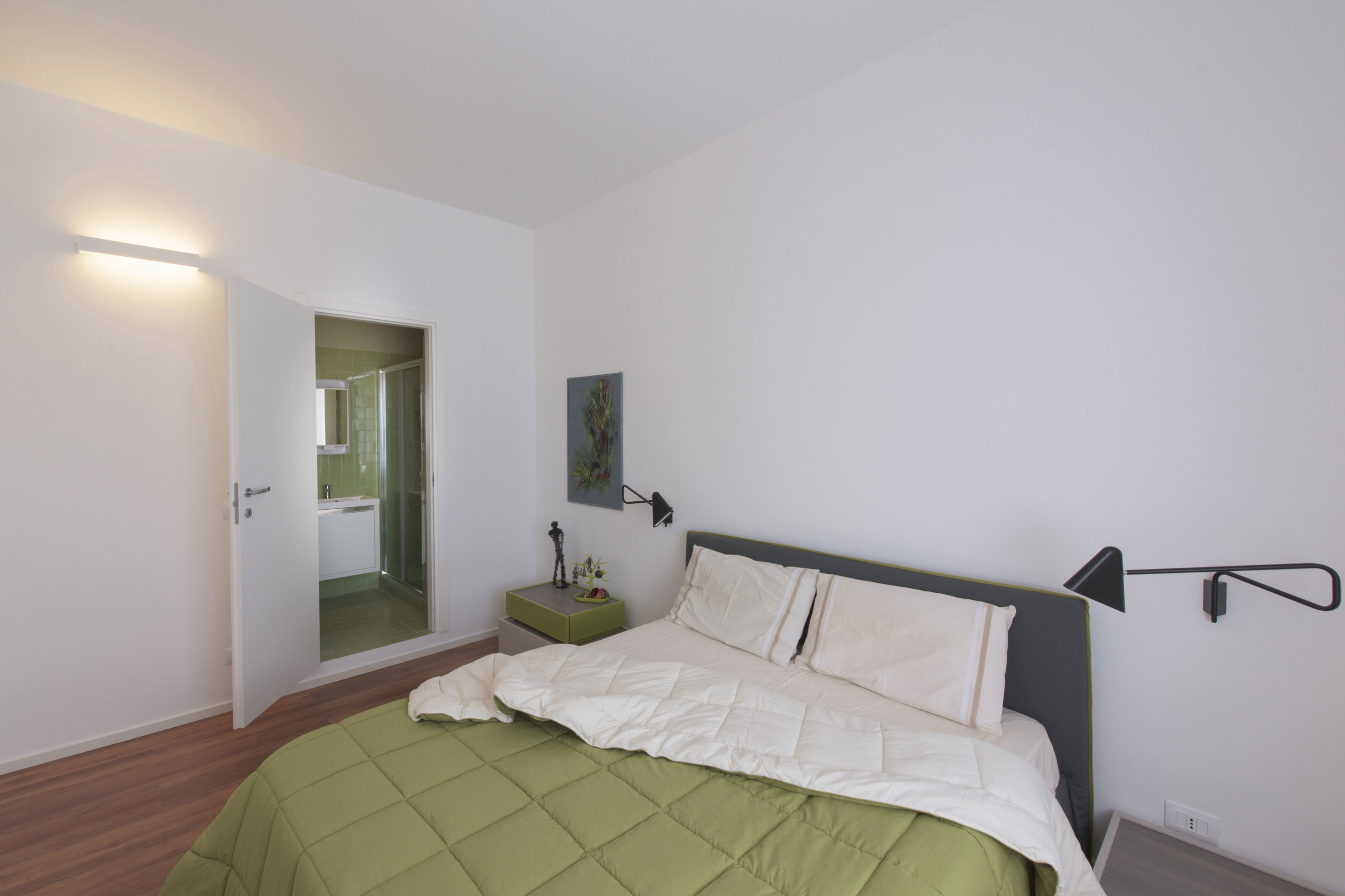 A Charming Modern Apartment with an Elegant and Bright Decor in Syracuse, Italy by Alessandro Ferro (14)