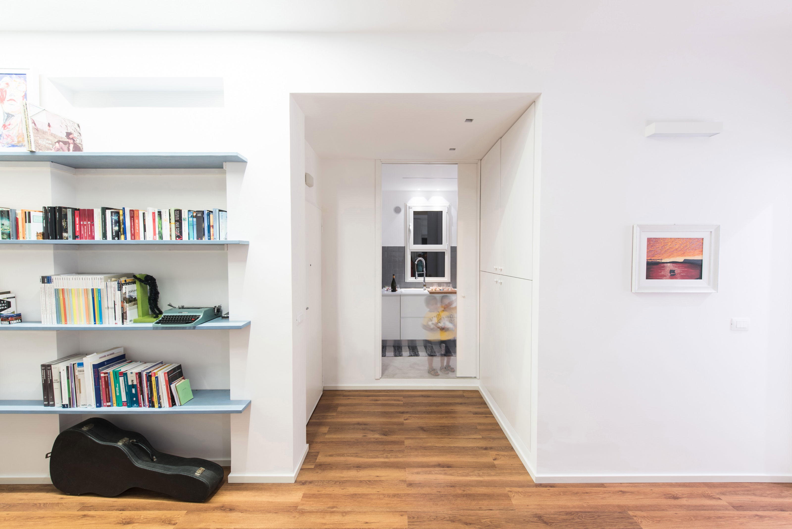 A Charming Modern Apartment with an Elegant and Bright Decor in Syracuse, Italy by Alessandro Ferro (2)