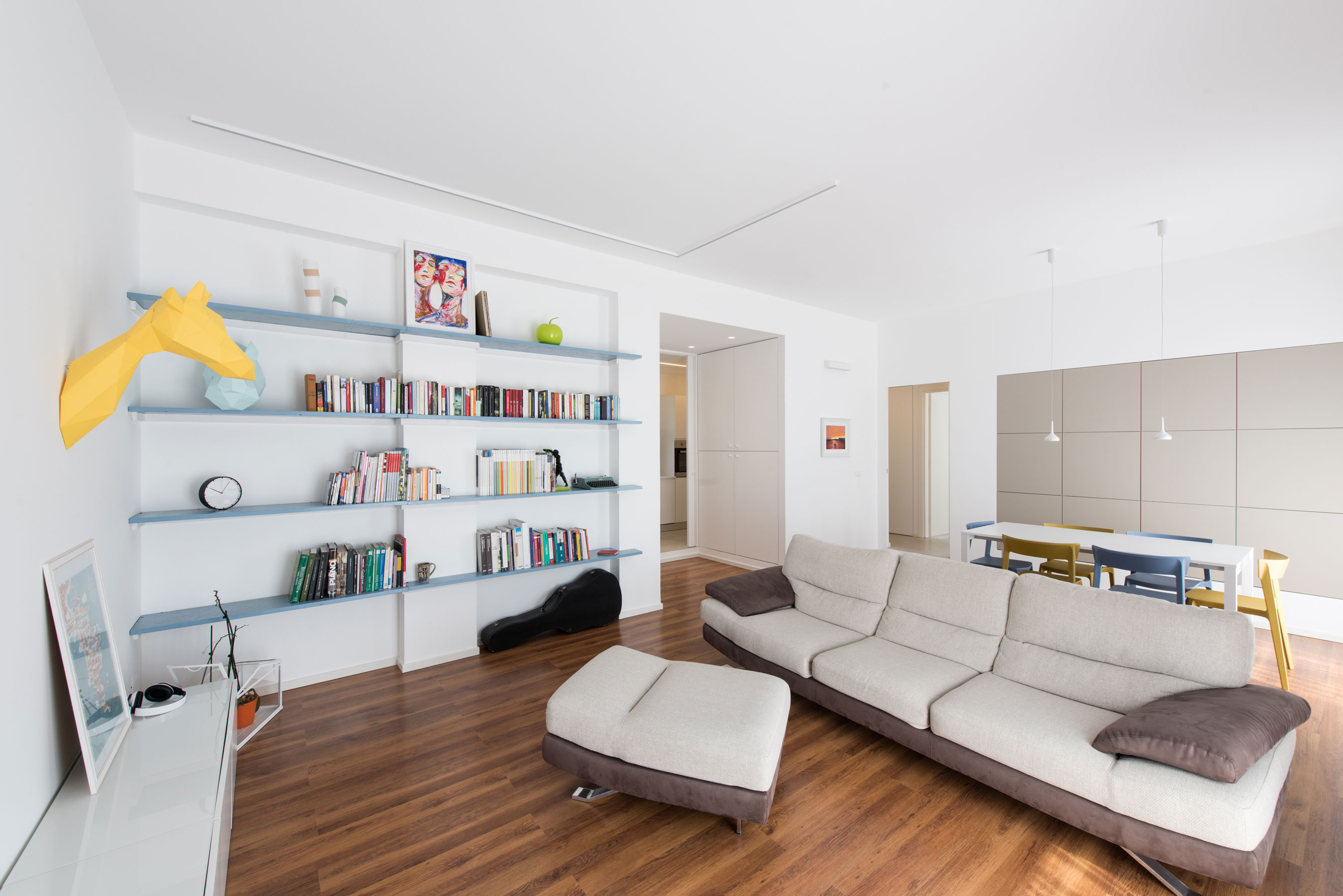 A Charming Modern Apartment with an Elegant and Bright Decor in Syracuse, Italy by Alessandro Ferro (5)