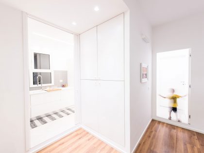 A Charming Modern Apartment with an Elegant and Bright Decor in Syracuse, Italy by Alessandro Ferro (7)