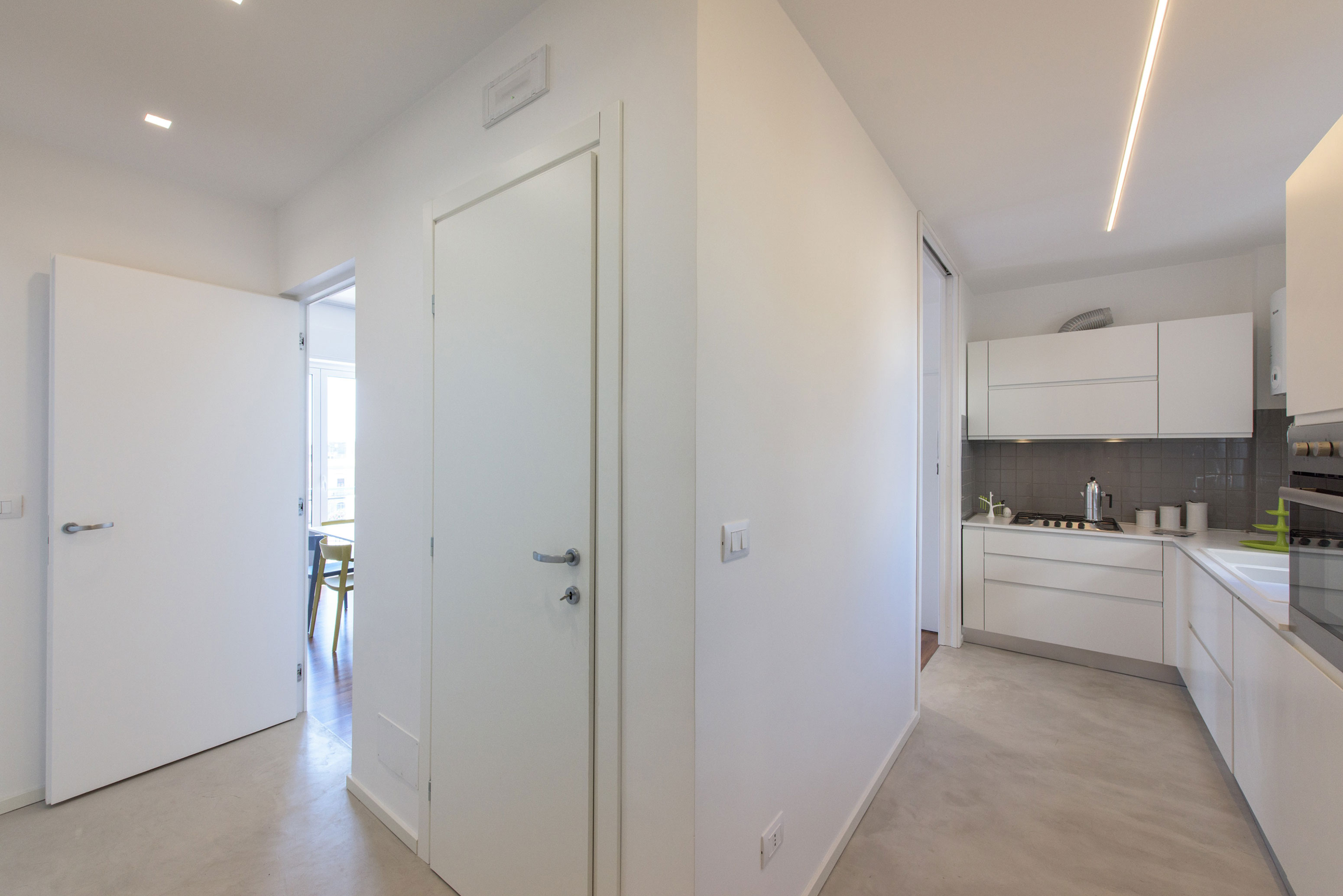 A Charming Modern Apartment with an Elegant and Bright Decor in Syracuse, Italy by Alessandro Ferro (9)