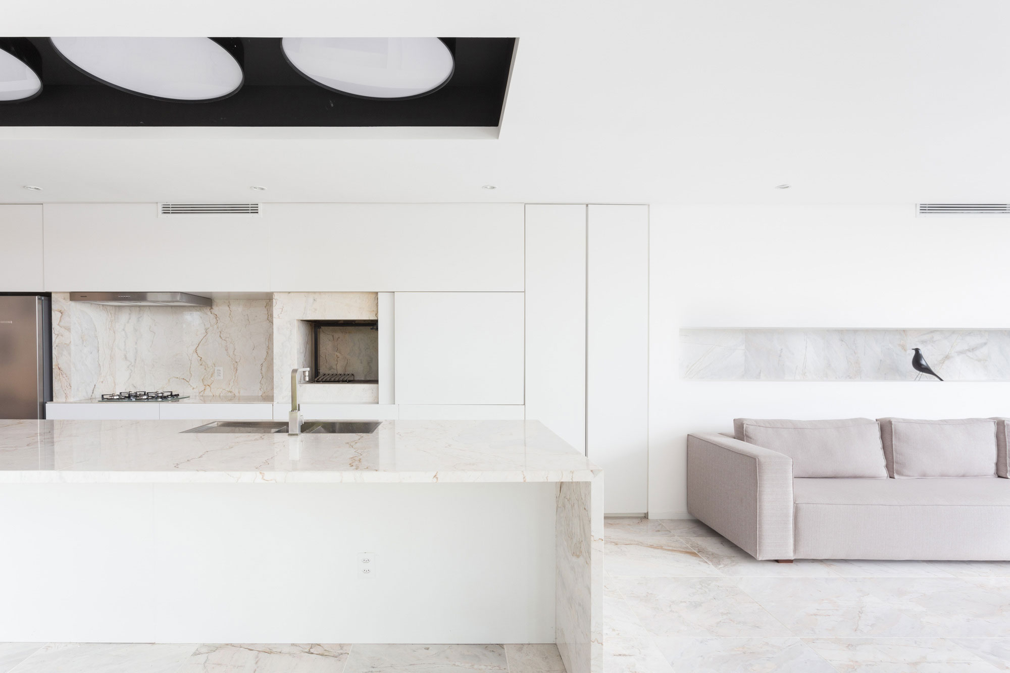 A Modern and Elegant House Made of Wood and Concrete Materials in Xangri-Lá, Brazil by Arquitetura Nacional (14)