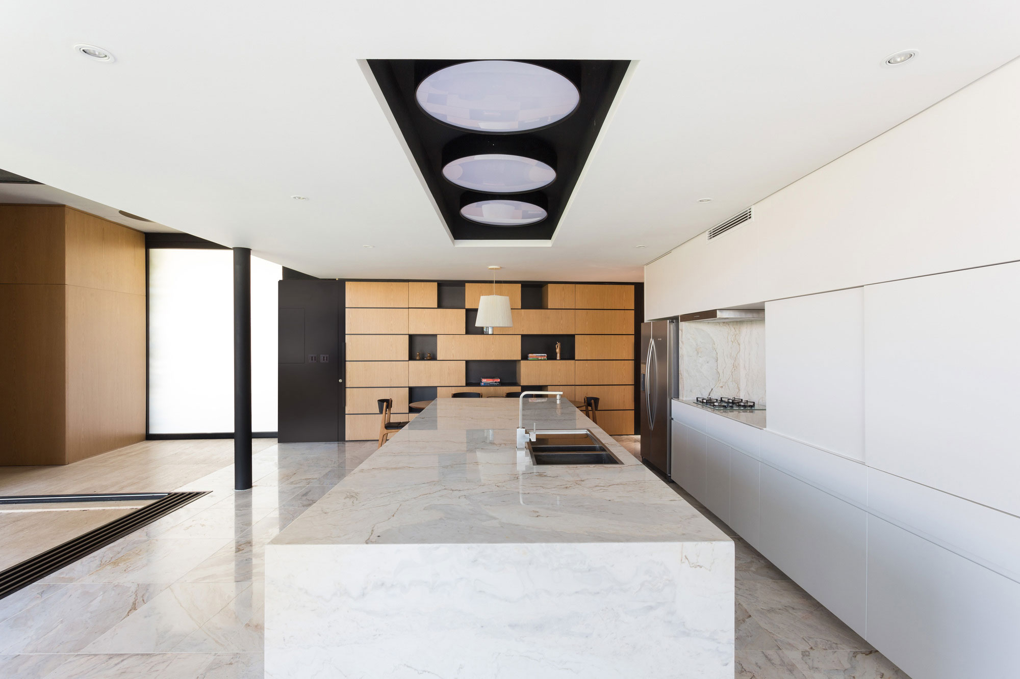 A Modern and Elegant House Made of Wood and Concrete Materials in Xangri-Lá, Brazil by Arquitetura Nacional (15)