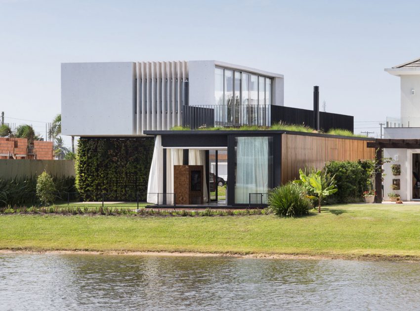 A Modern and Elegant House Made of Wood and Concrete Materials in Xangri-Lá, Brazil by Arquitetura Nacional (3)