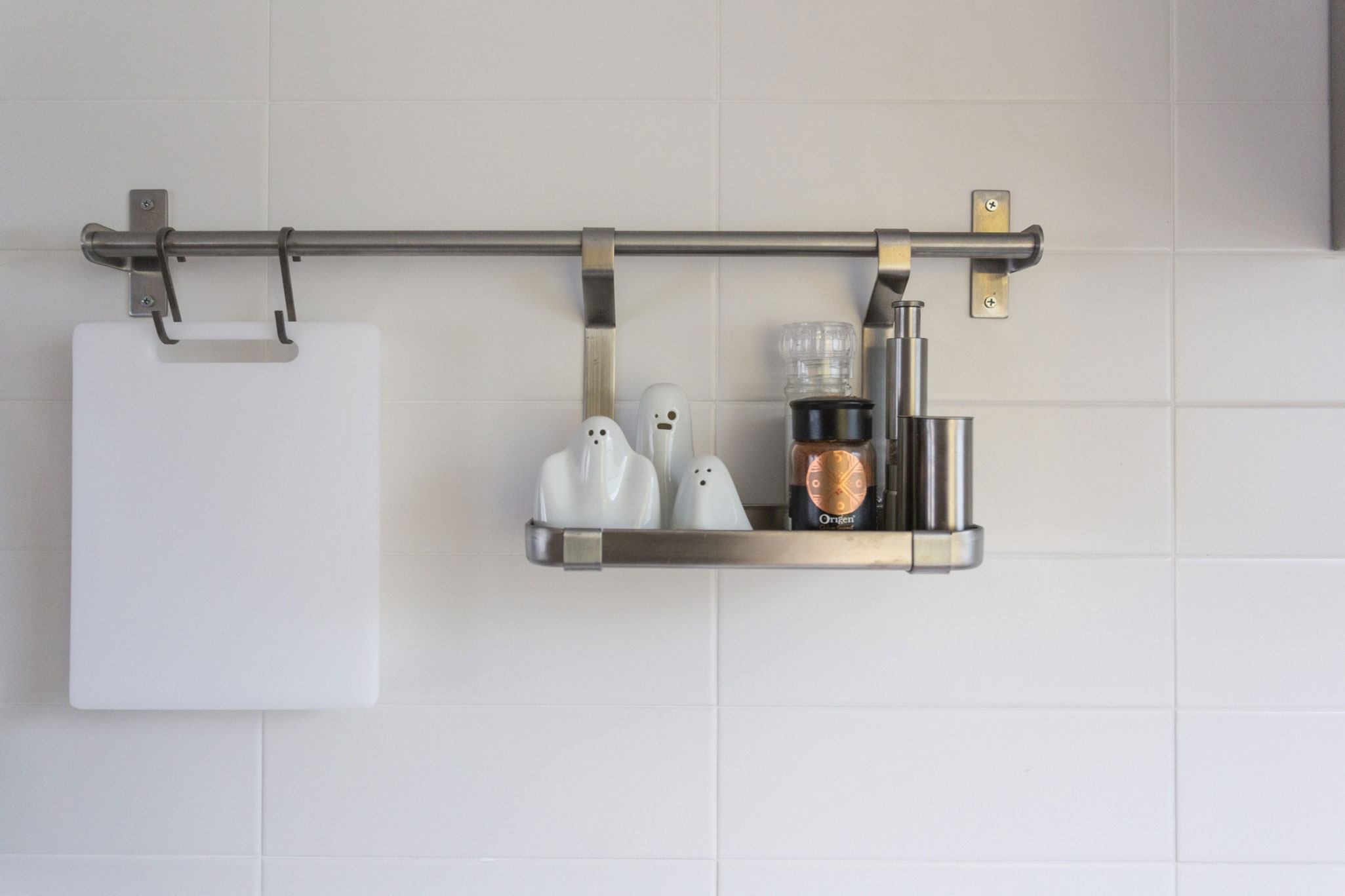 A Modern and Small Apartment for a Young Couple in Porto Alegre, Brazil by Renata Ramos (6)