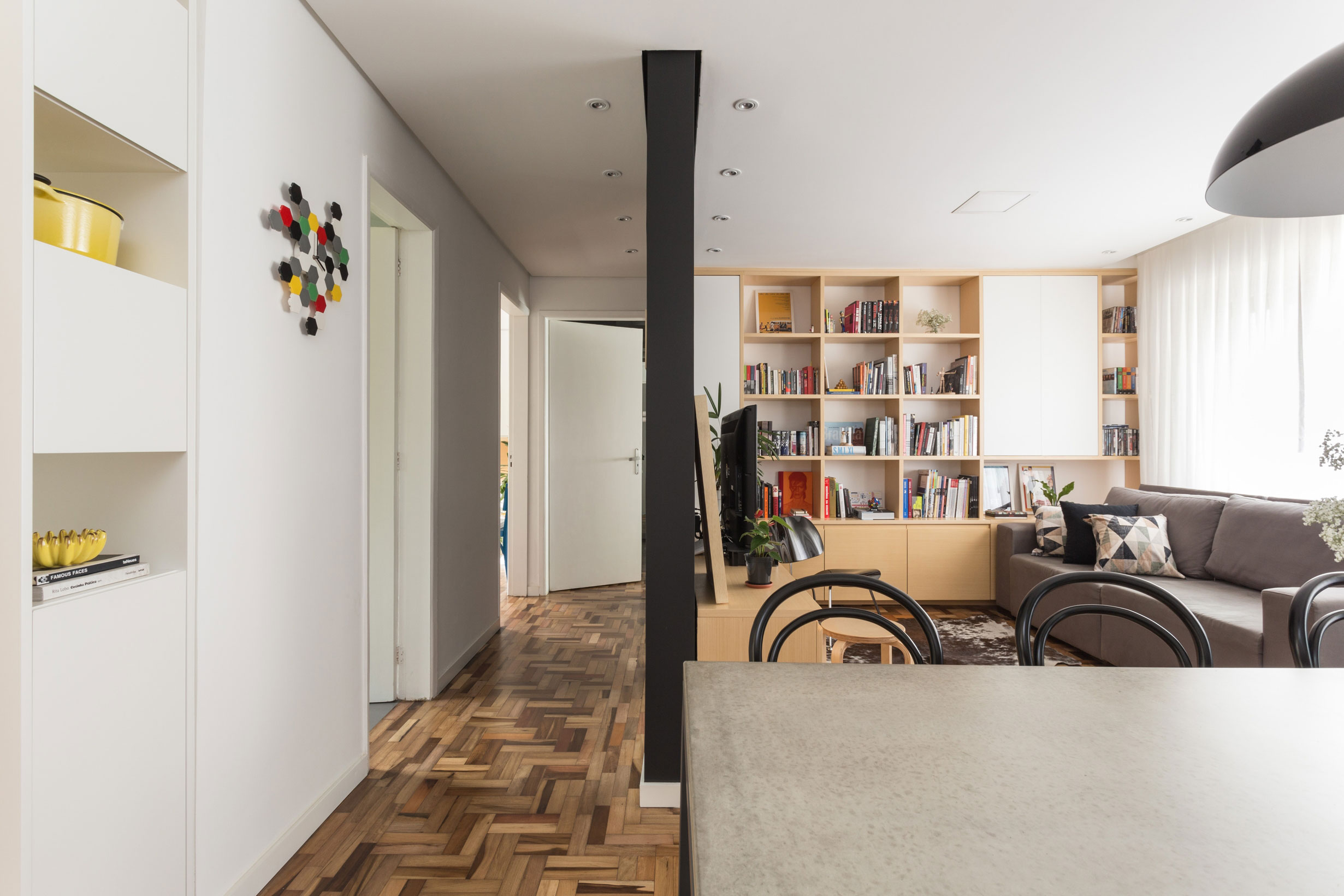 A Modern and Small Apartment for a Young Couple in Porto Alegre, Brazil by Renata Ramos (9)