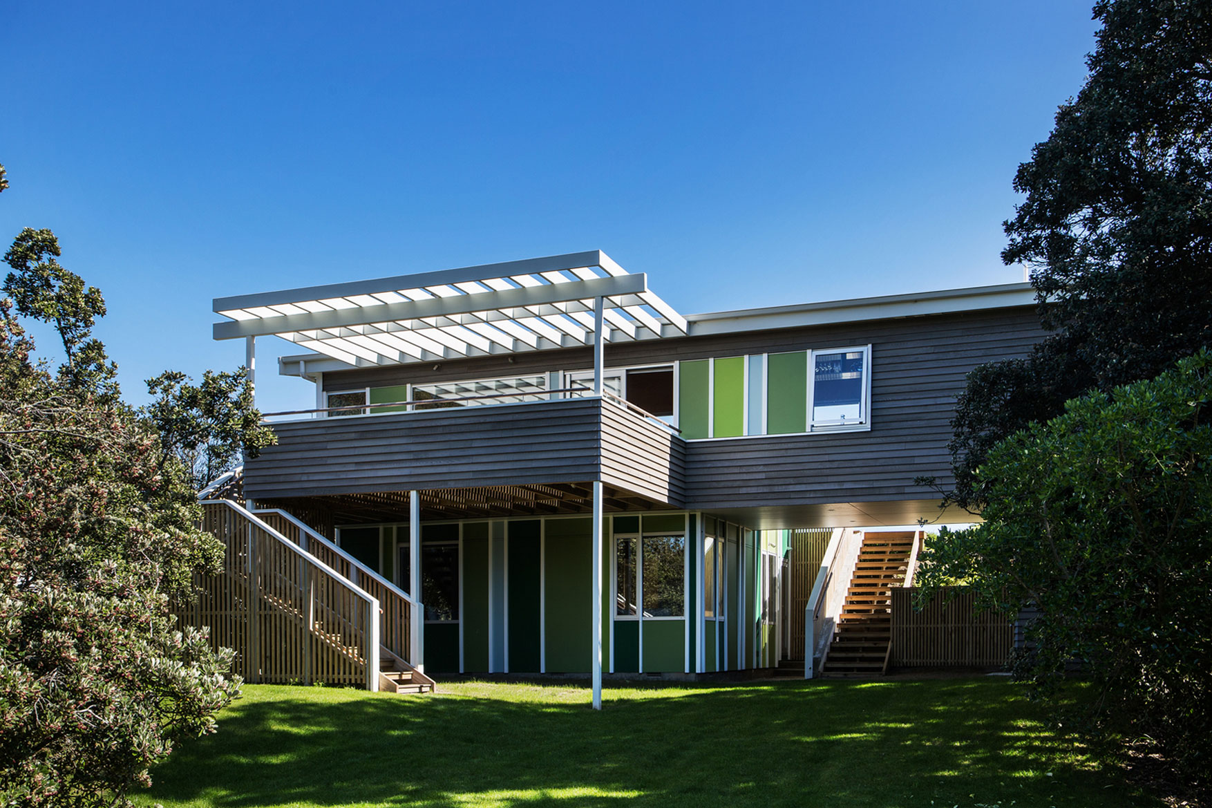 A Playful Two-Storey Cabin for a Family in Waikanae, New Zealand by Parsonson Architects (2)