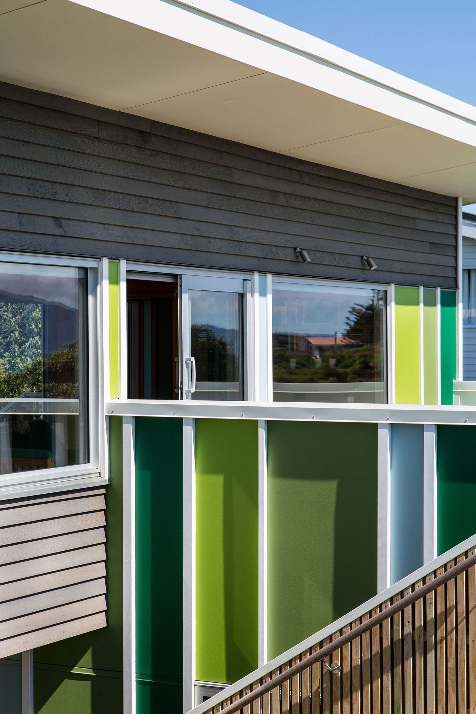 A Playful Two-Storey Cabin for a Family in Waikanae, New Zealand by Parsonson Architects (5)