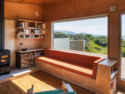 A Playful Two-Storey Cabin for a Family in Waikanae, New Zealand by Parsonson Architects (8)
