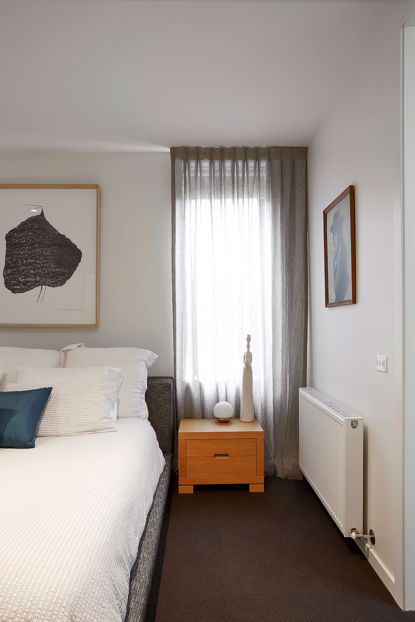 A Modern and Bright Semi-Detached House with Ample Natural Light in Malvern by Patrick Jost (12)