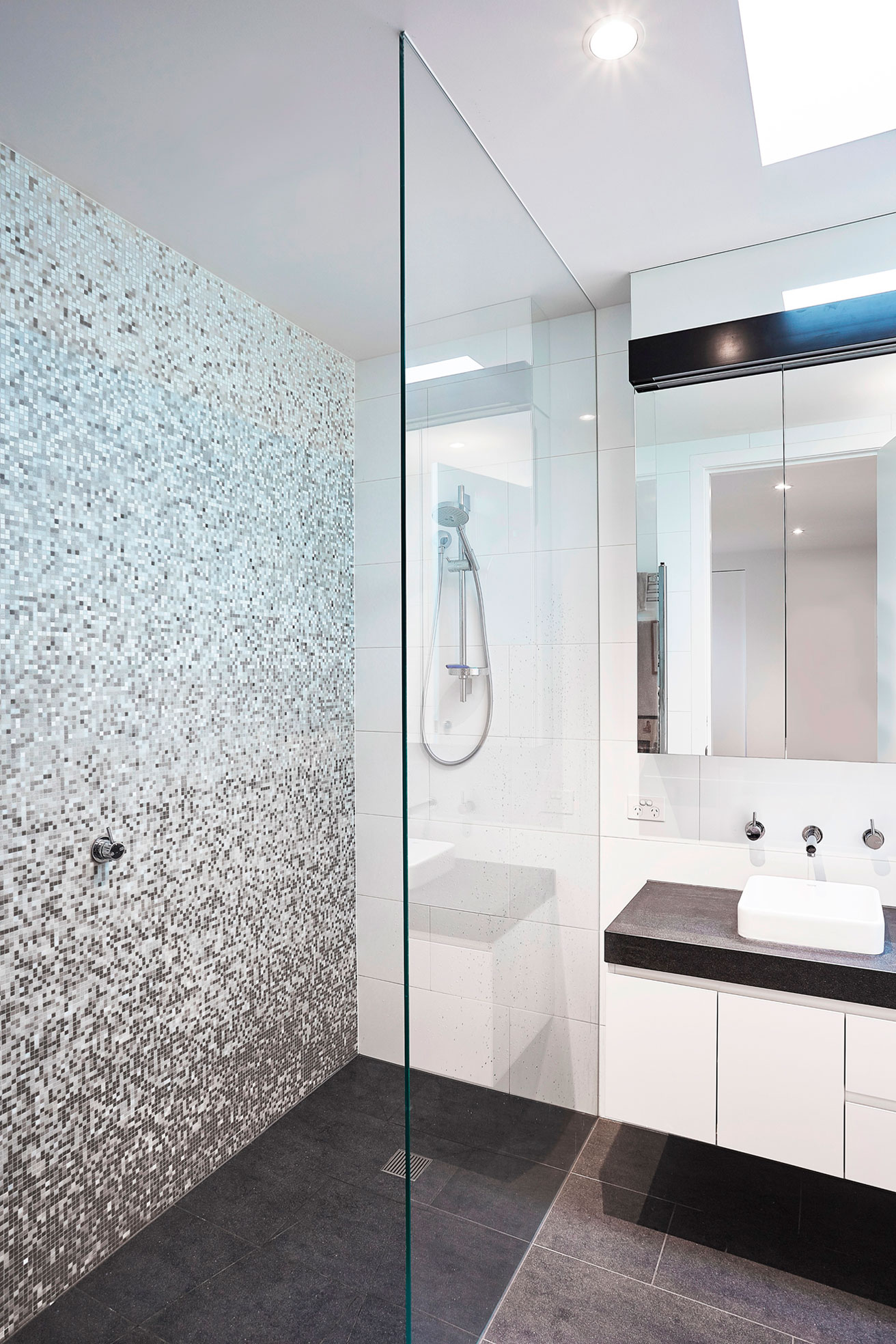 A Modern and Bright Semi-Detached House with Ample Natural Light in Malvern by Patrick Jost (14)