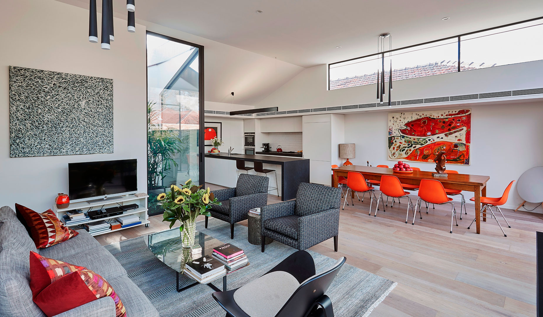 A Modern and Bright Semi-Detached House with Ample Natural Light in Malvern by Patrick Jost (4)