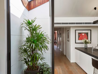 A Modern and Bright Semi-Detached House with Ample Natural Light in Malvern by Patrick Jost (8)
