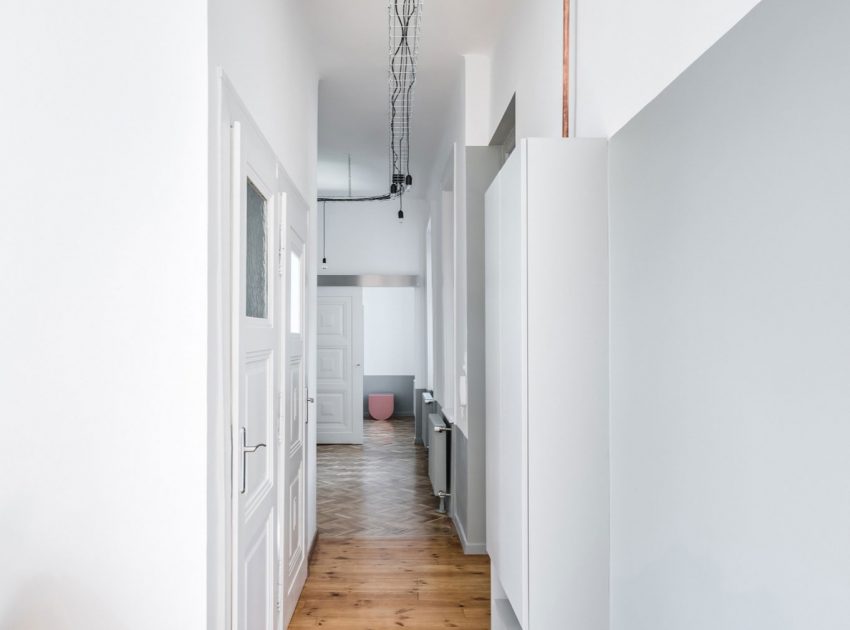 A Simple and Beautiful Home for a Stylish Couple in Budapest by Batlab Architects (10)
